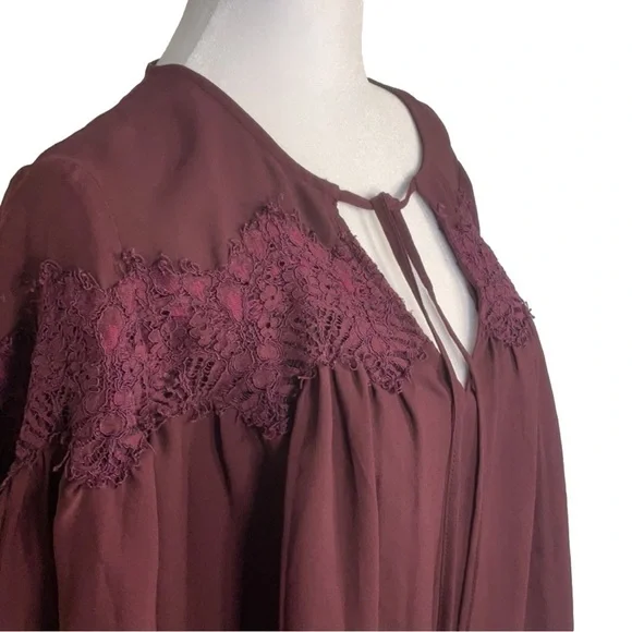 Lucky Brand Flutter Sleeve Blouse - Picture 5 of 14